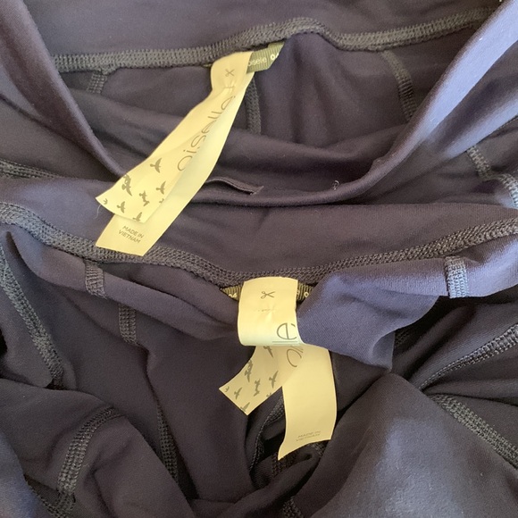 NWOT bundle of Oiselle knickers color grounded size 4 - Picture 11 of 15